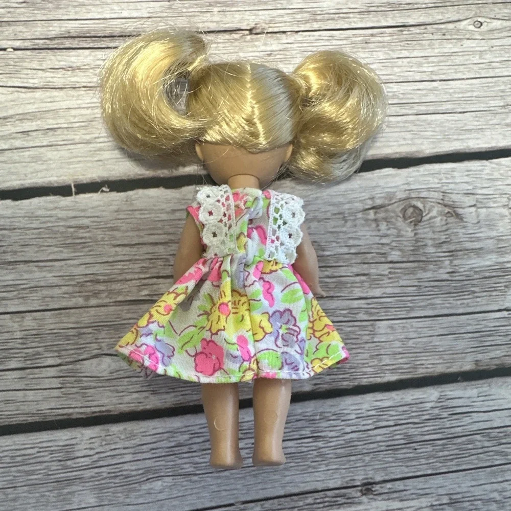 Vintage 1994 Mattel Kelly Barbie's Little Sister Blonde Hair Blue Eyes